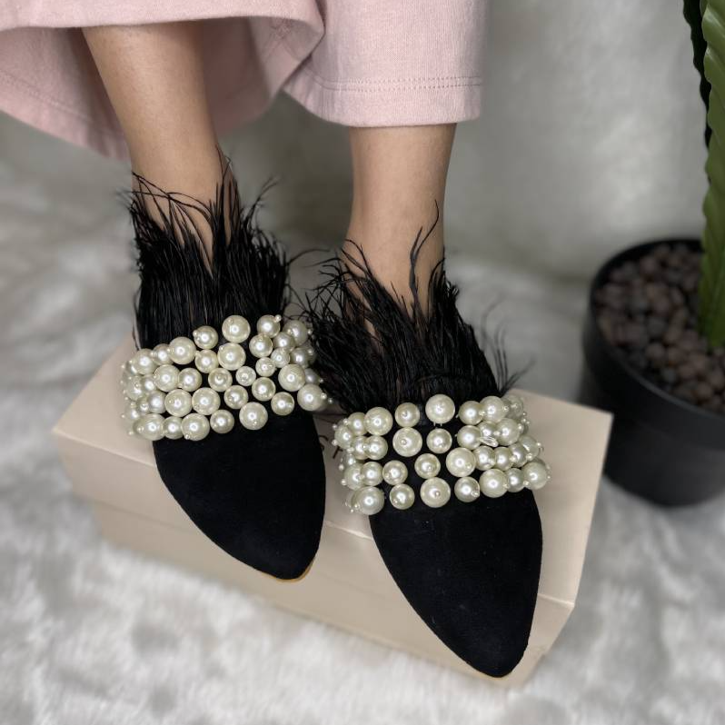 Black Feather Pearl Mules